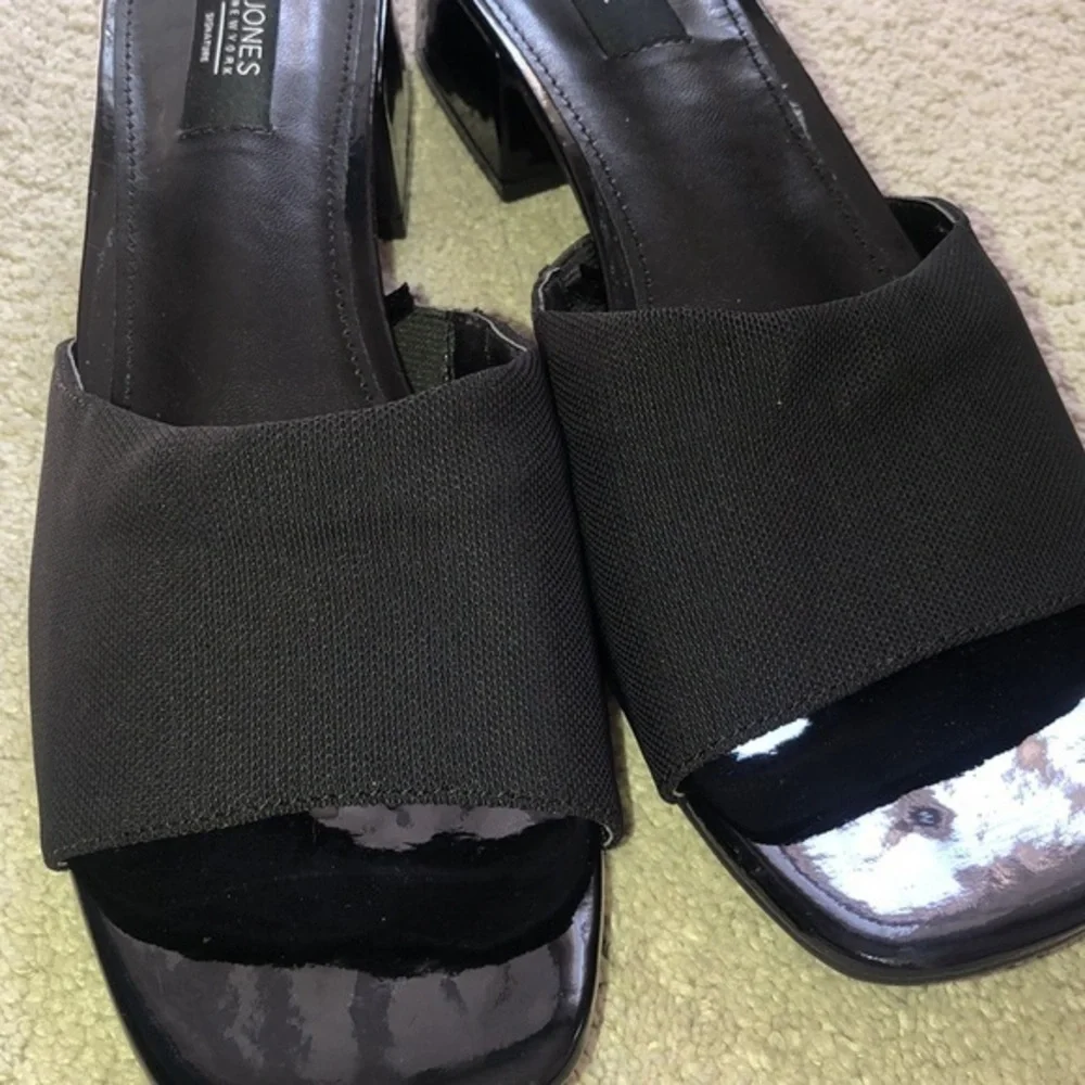 Jones New York Signature Unma‎ Patent Block Heel Slide On Sandals Black 9.5 NWOT